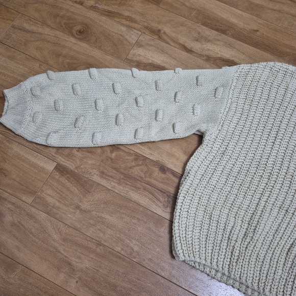 Moon & Madison Womens Neutral Cream Dot Cropped Knit Sweater Size Small - Picture 3 of 5